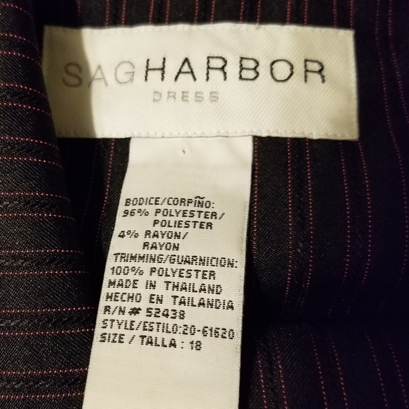 Business Pants Suit - Picture 3 of 5